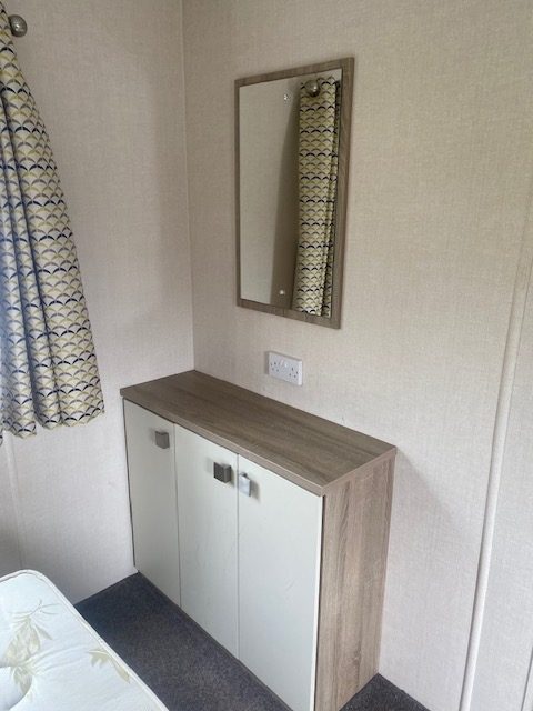 2018 CARNABY OAKDALE